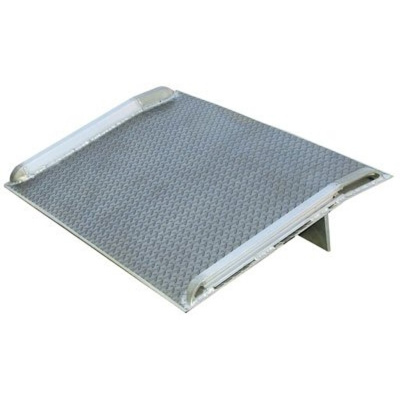 Aluminum Dockboard w/Weld Curbs, 15,000 Cap., 60"W x 48"L, 7"H